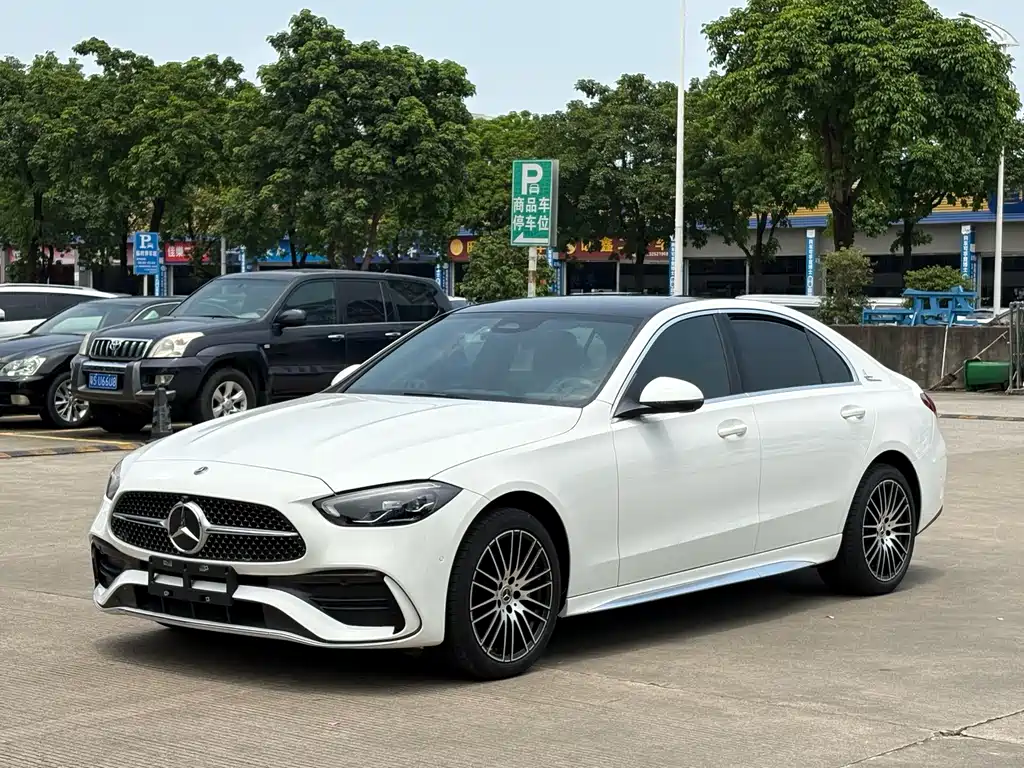 Mercedes-Benz C-Class 2025 — фото 1