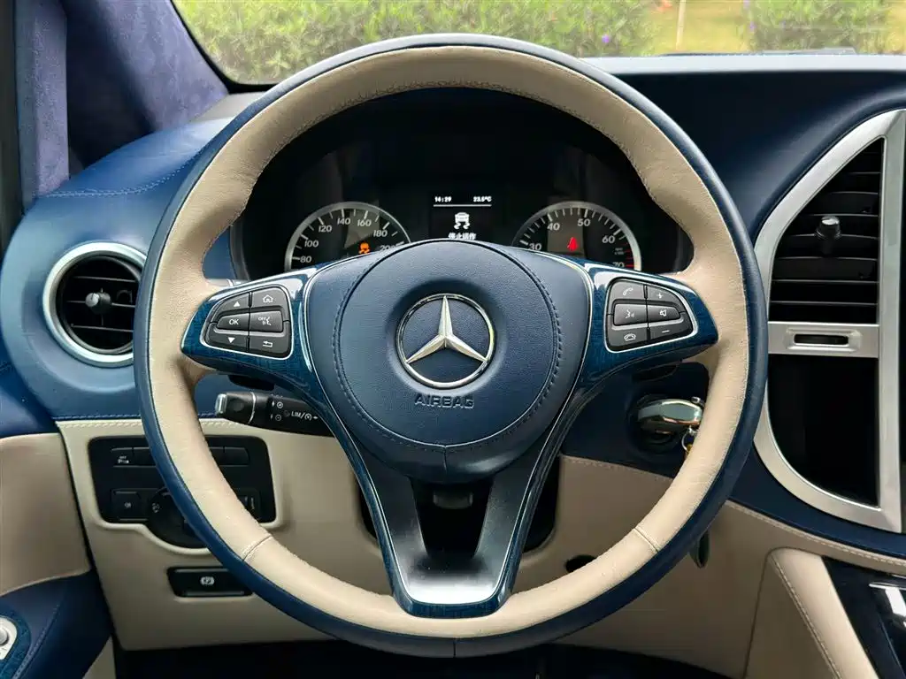 Mercedes-Benz Vito 2018 — фото 29