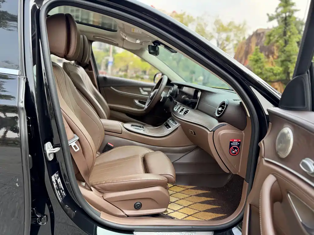 Mercedes-Benz E-Class 2022 — фото 17