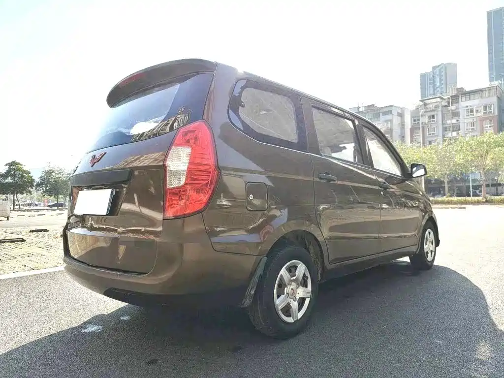 Wuling Hongguang 2018
