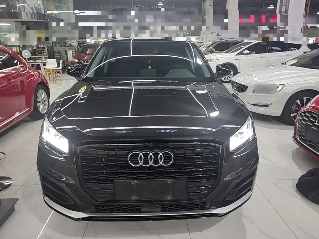 Audi Q2L 2020