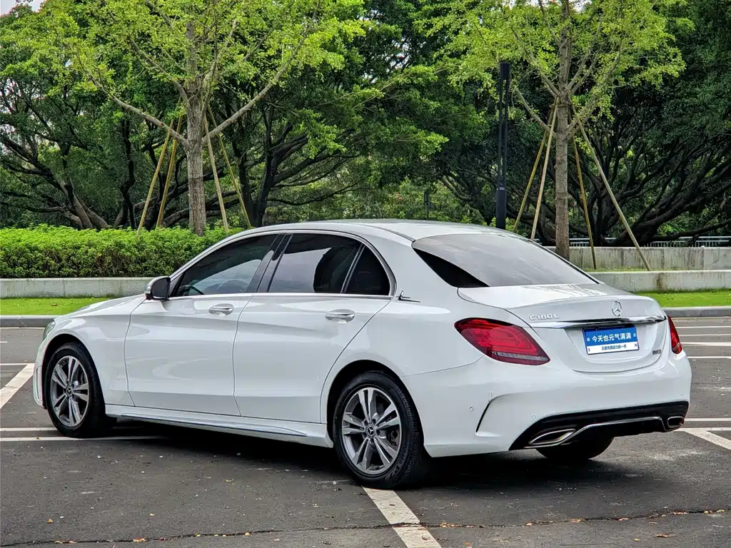 Mercedes-Benz C-Class 2019 — фото 18