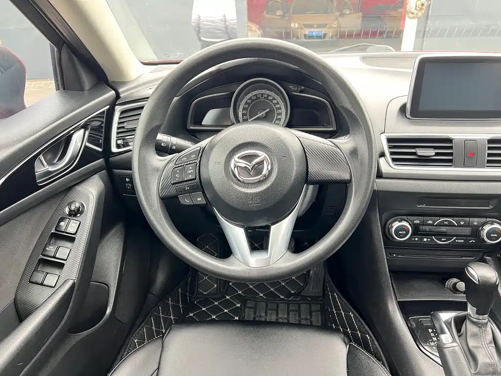 Mazda 3 Axela 2014 — фото 15