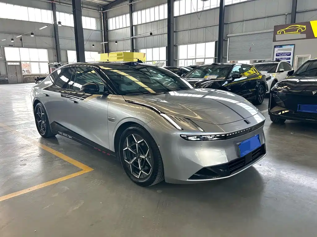 Lynk & Co Z10 2025