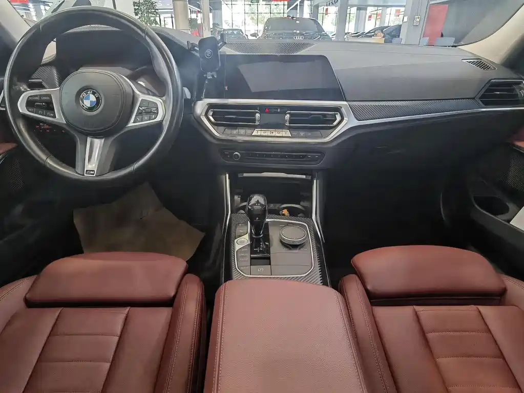 BMW 3 Series 2021 — фото 10