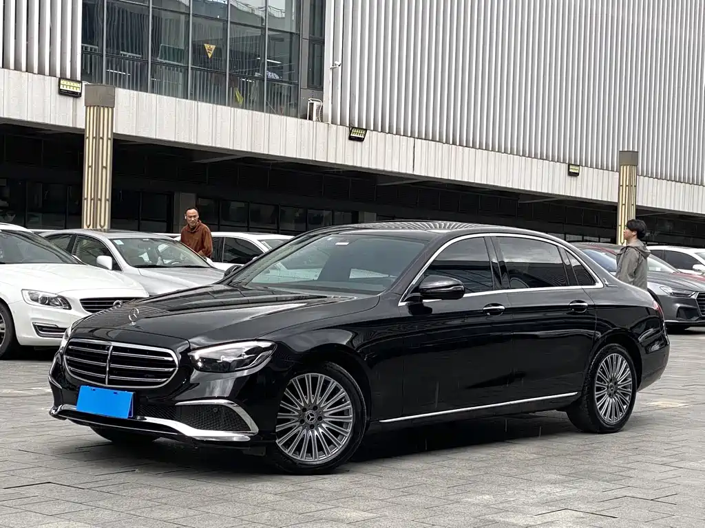 Mercedes-Benz E-Class 2023 — фото 1