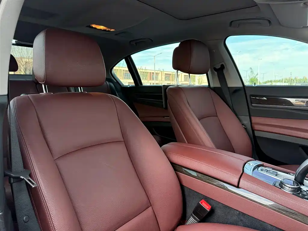 BMW 7 Series 2015 — фото 22