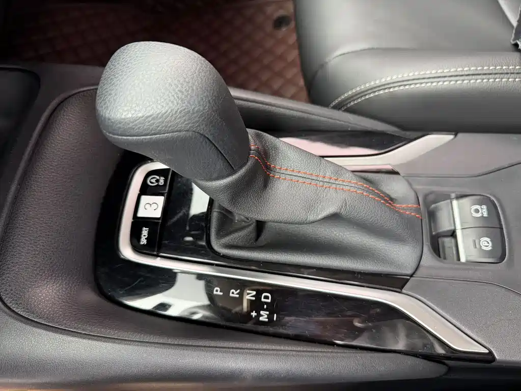 Toyota Corolla 2023 — фото 13