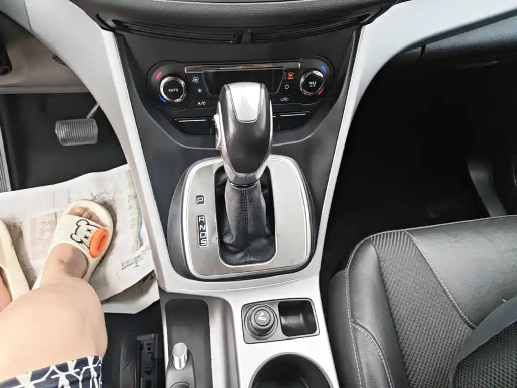 Ford Kuga 2016 — фото 14