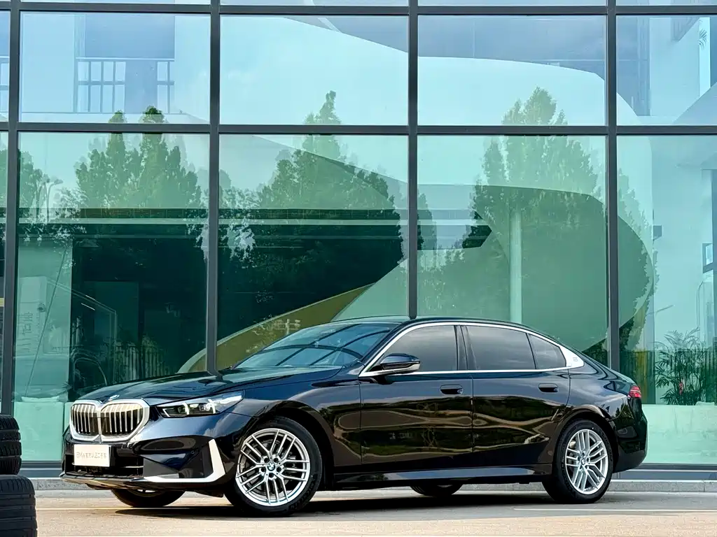 BMW 5 Series 2024