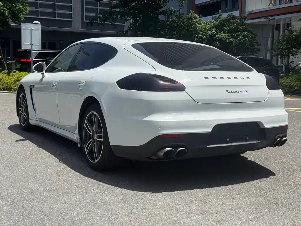 Porsche Panamera 2015 — фото 29