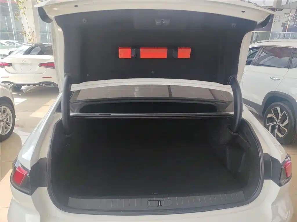 Peugeot 508 2021 — фото 19