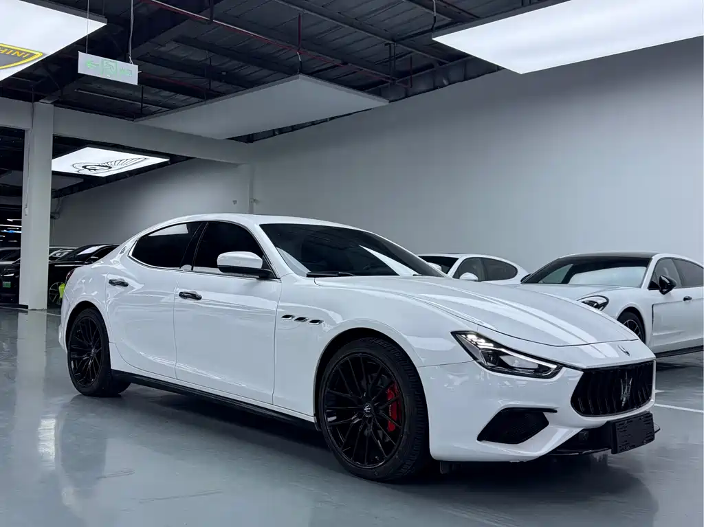 Maserati Ghibli 2016 — фото 3