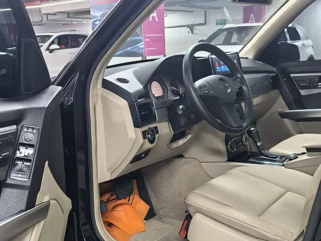 Mercedes-Benz GLK-Class 2011