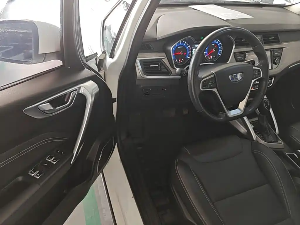 Geely Vision X3 2019 — фото 16