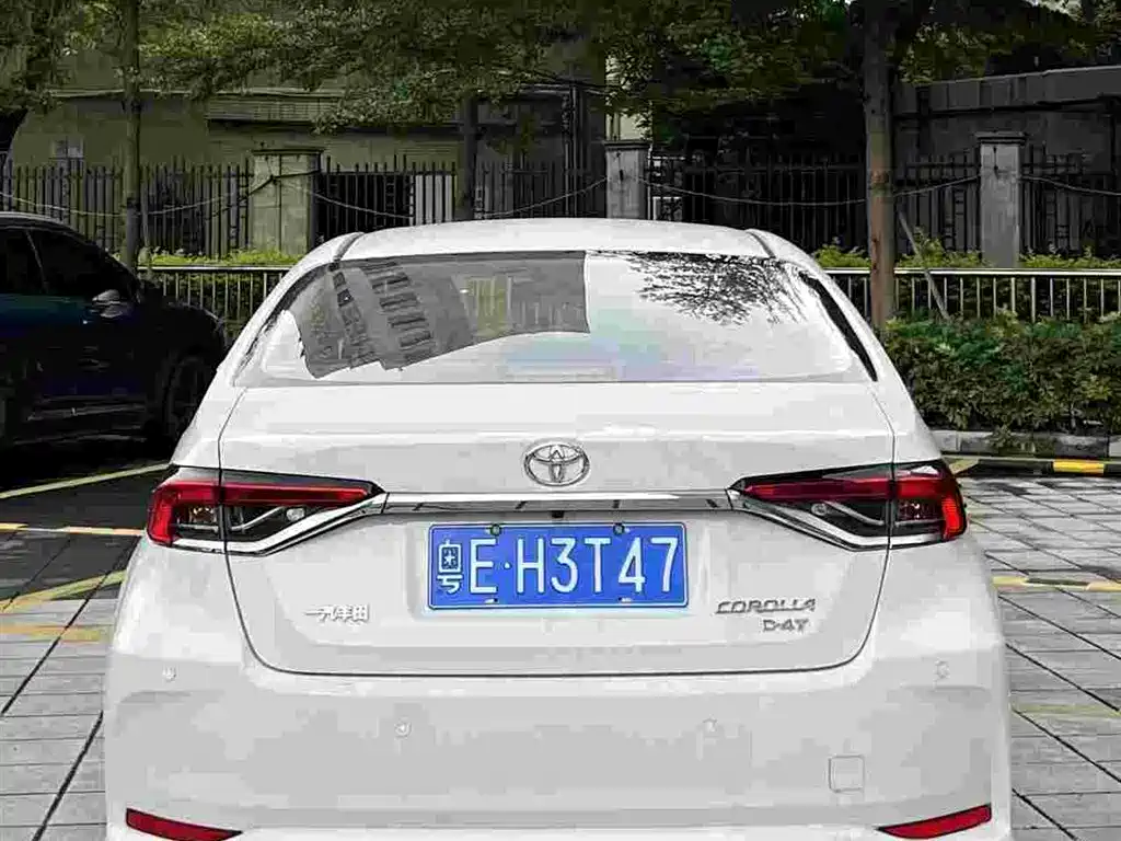 Toyota Corolla 2023 — фото 4