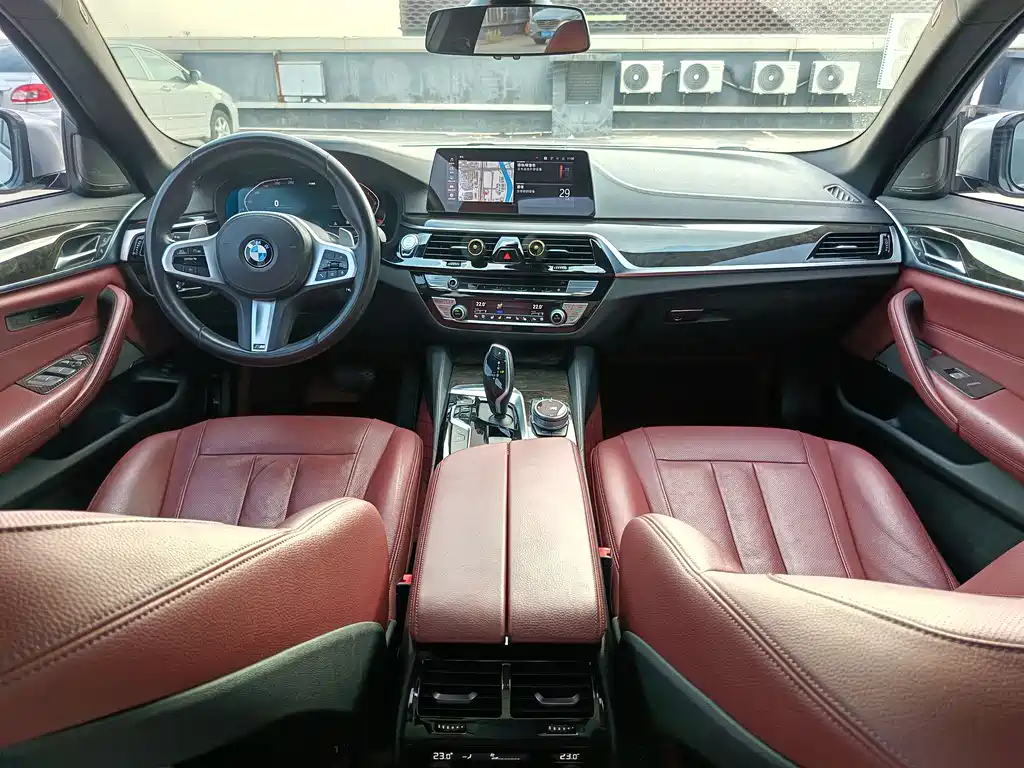 BMW 5 Series 2020 — фото 9