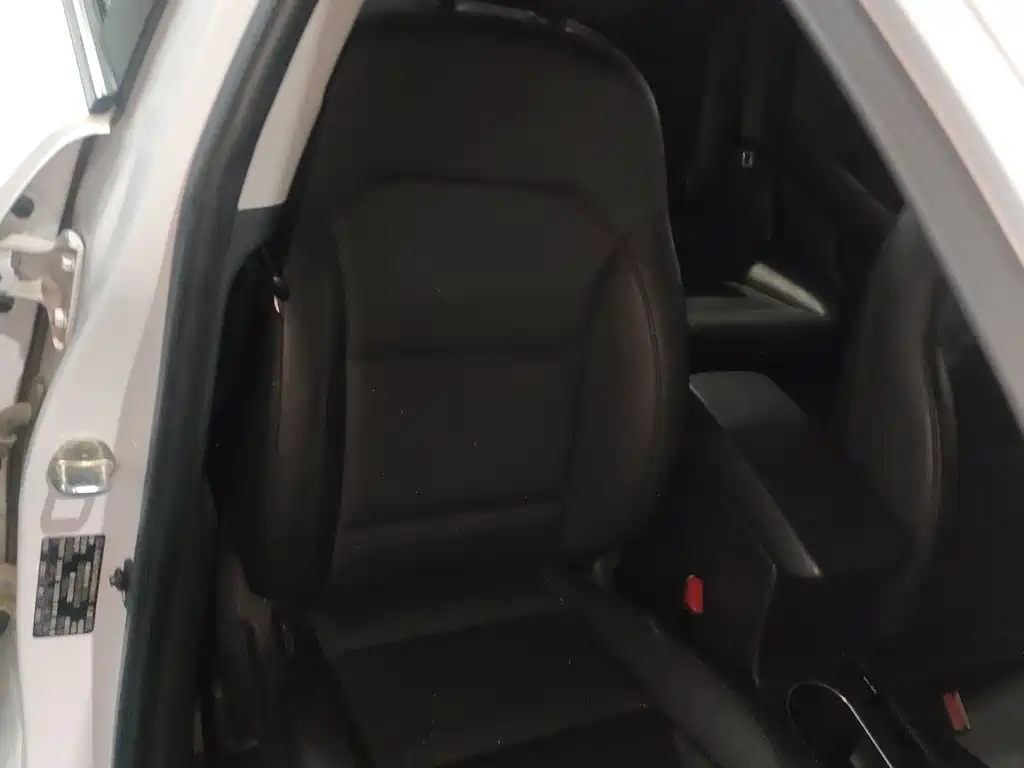 Hyundai Elantra 2019 — фото 25