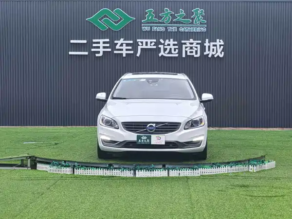 Volvo V60 2014