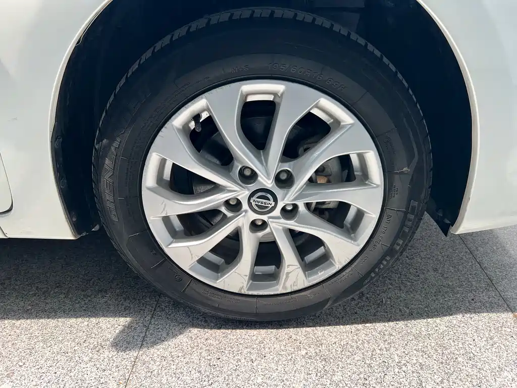 Nissan Sylphy 2018 — фото 13