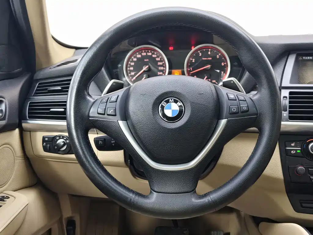 BMW X6 2014 — фото 27
