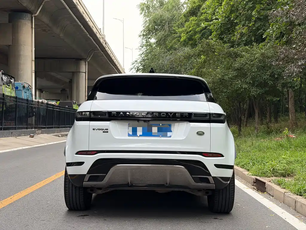 Land Rover Evoque 2023 — фото 5