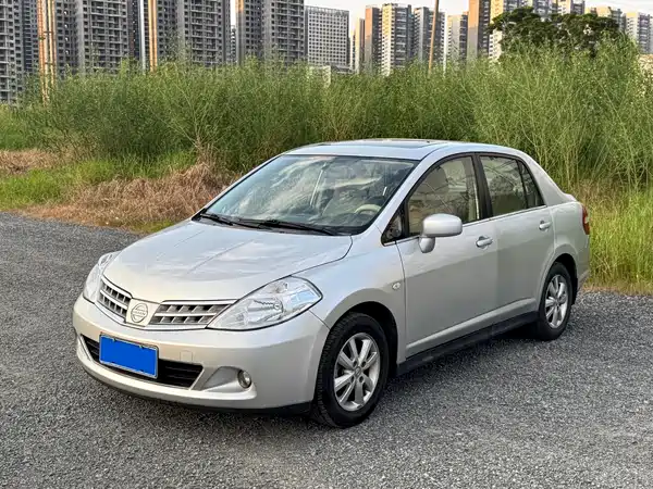Nissan Tiida 2010