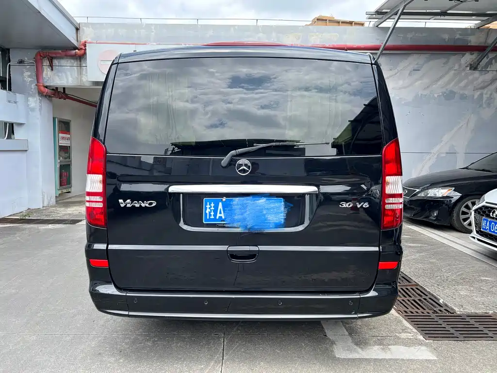 Mercedes-Benz Viano 2017 — фото 33