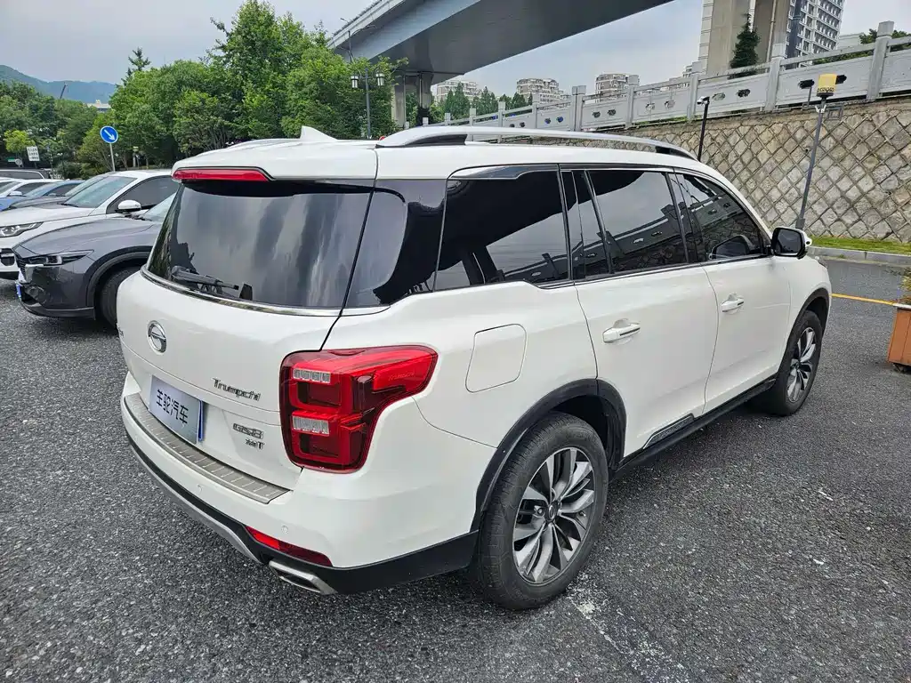 GAC Motor Trumpchi GS8 2017 — фото 8