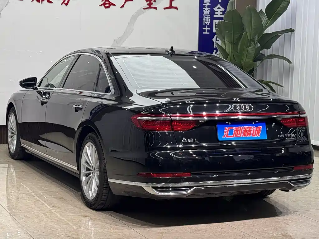 Audi A8 2018 — фото 4