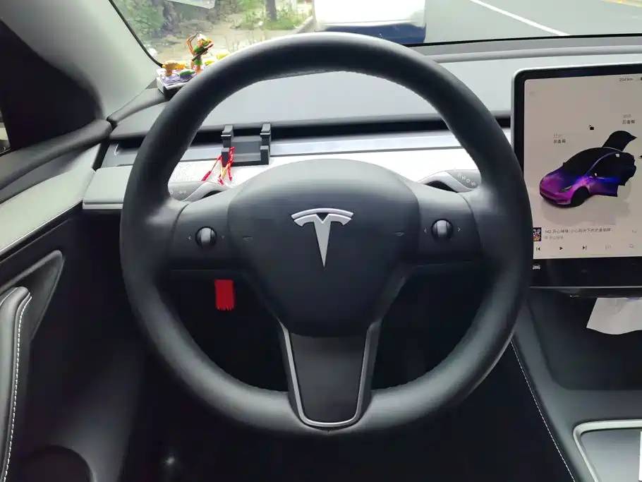 Tesla Model Y 2024 — фото 15