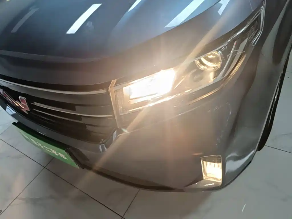Wuling Hongguang PLUS 2020 — фото 24