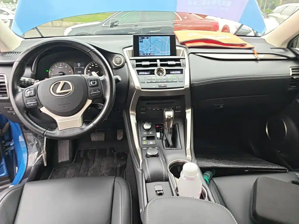 Lexus NX 2016 — фото 10