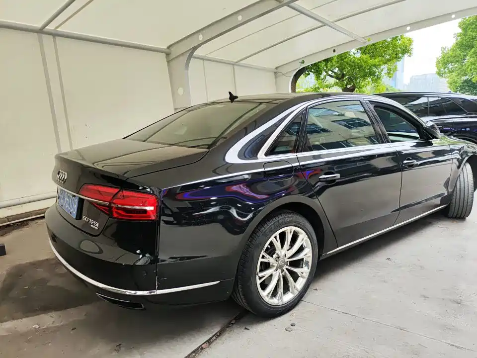 Audi A8 2015 — фото 8
