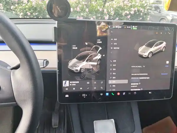 Tesla Model Y 2022