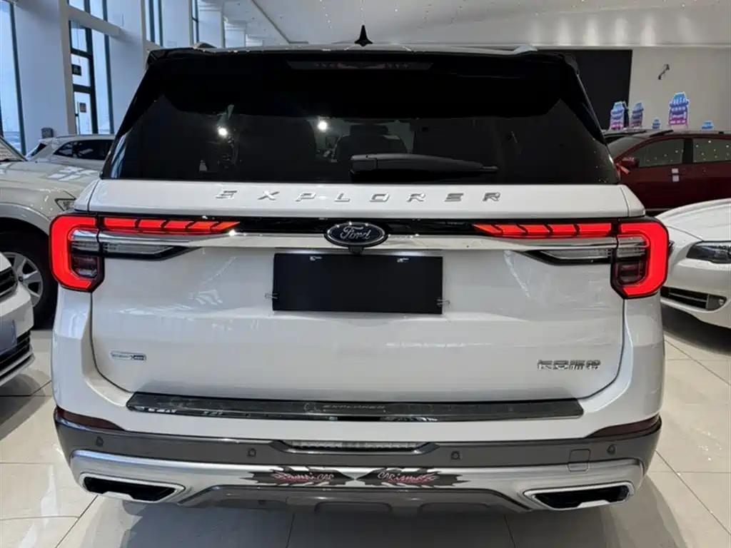 Ford Explorer 2023 — фото 10