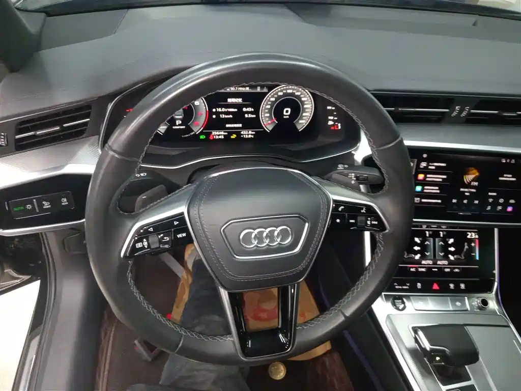 Audi A6L 2024 — фото 11