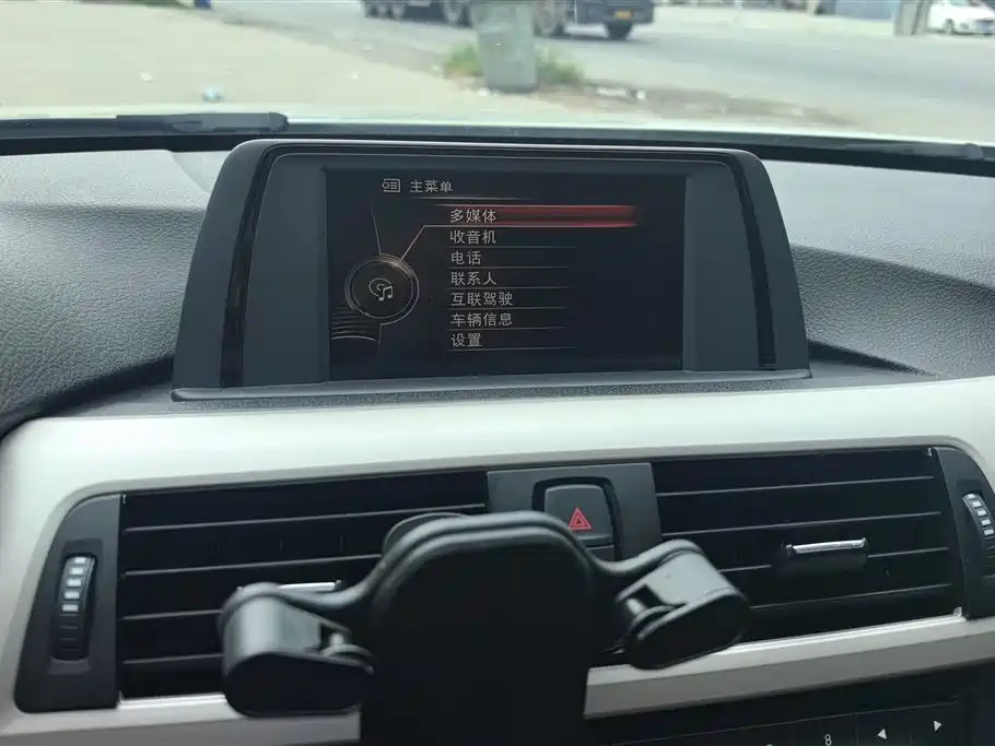 BMW 3 Series 2015 — фото 13