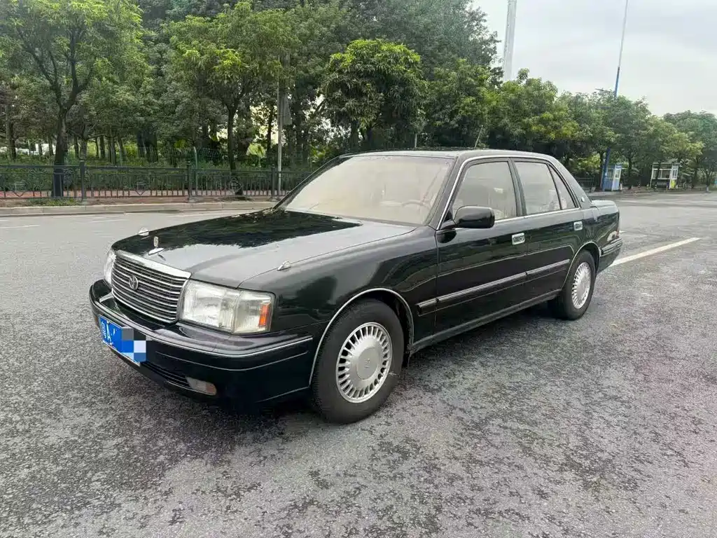 Toyota Crown 1999 — фото 1