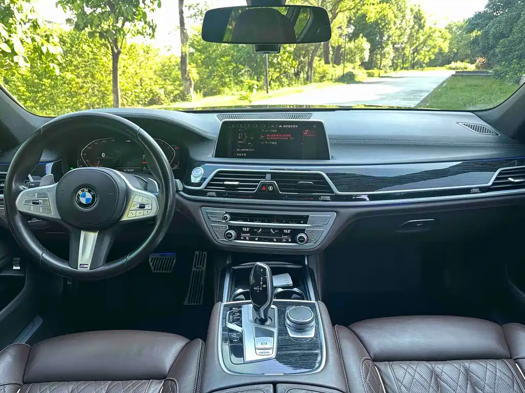BMW 7 Series 2021 — фото 19