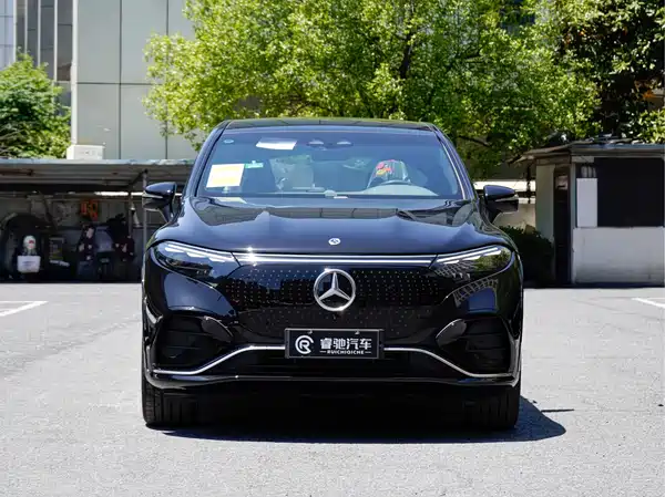 Mercedes-Benz EQS SUV 2026