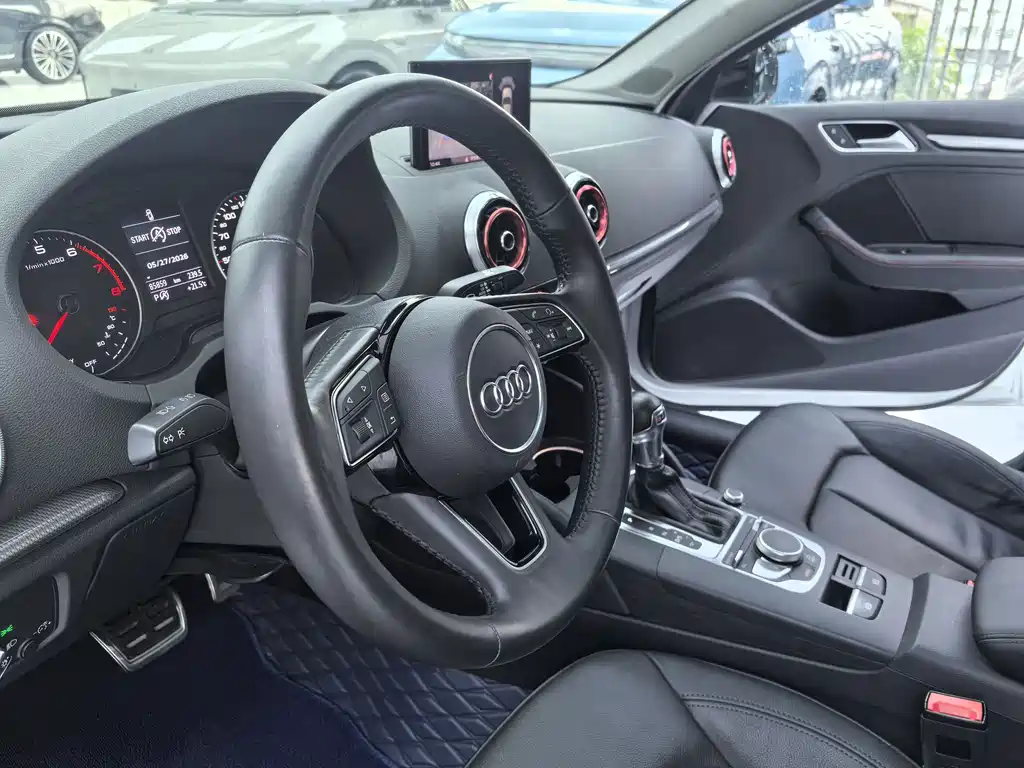Audi A3 2018 — фото 6