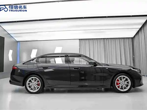 BMW 5 Series 2025