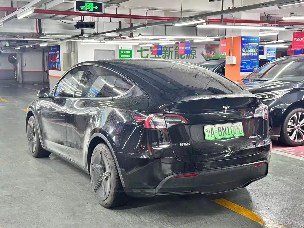 Tesla Model Y 2023 — фото 7