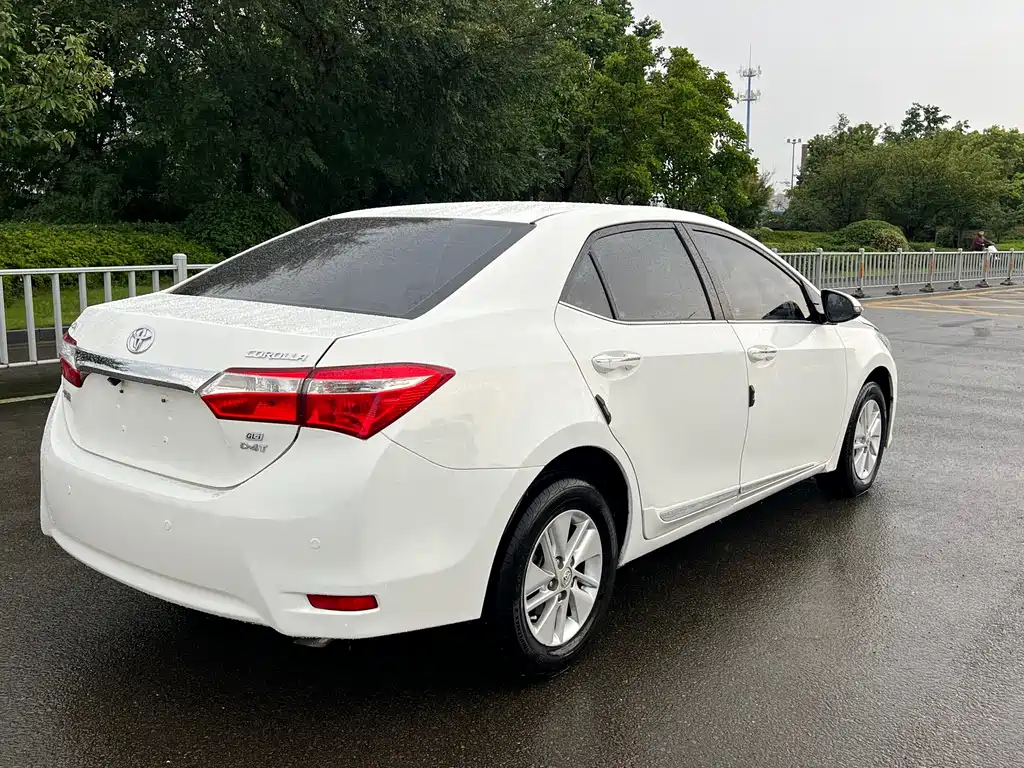 Toyota Corolla 2017 — фото 14