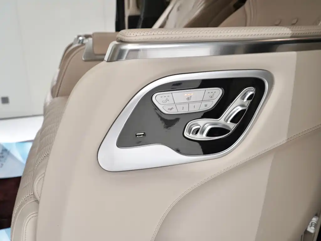 Mercedes-Benz V-Class 2020 — фото 12