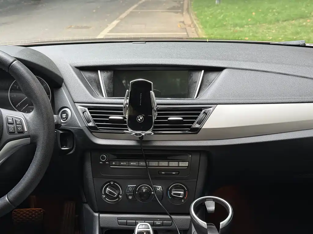 BMW X1 2015 — фото 18