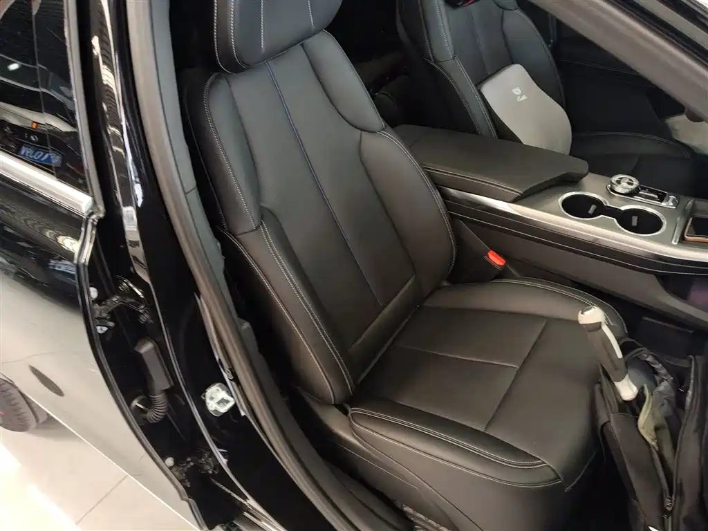 Cadillac XT5 2025 — фото 20