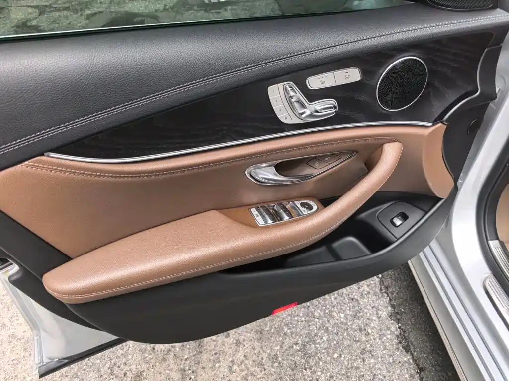 Mercedes-Benz E-Class 2018 — фото 15