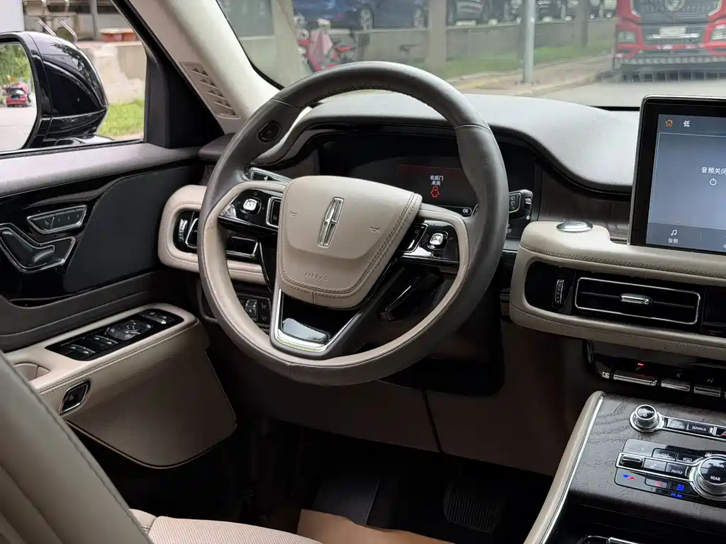 Lincoln Aviator 2020 — фото 13